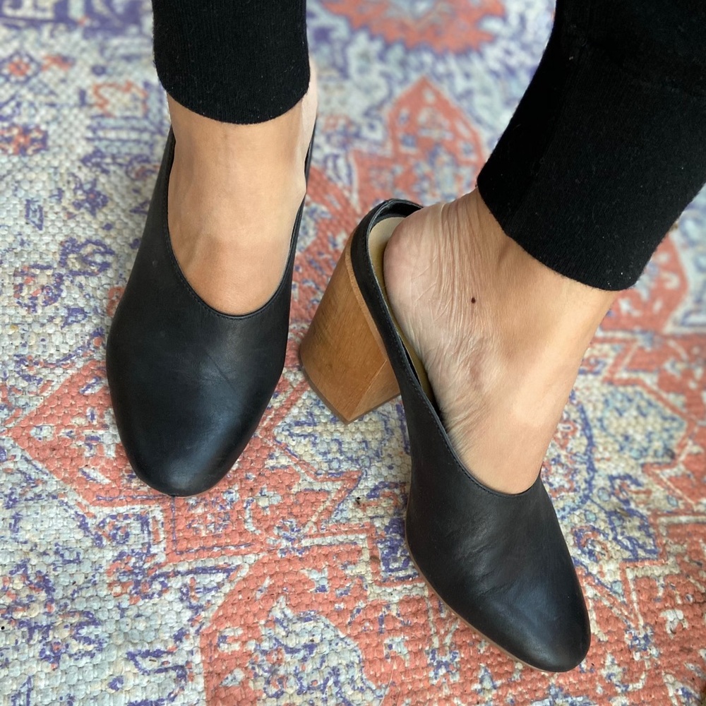 Dolce Vita mules